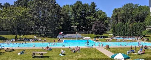 Country Knolls Pool